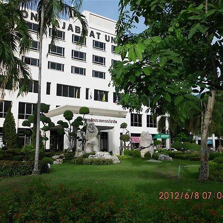 Phranakhon Grand View Hotel Банкок Екстериор снимка